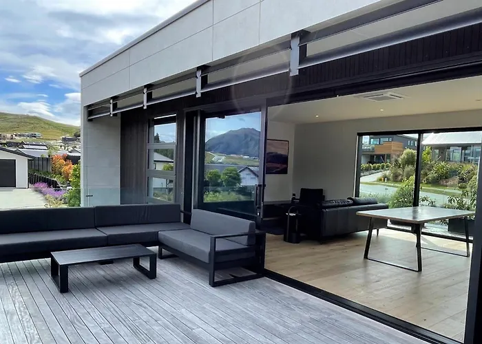 Ferienhaus Luxurious And Alpine Views *