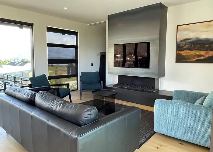 Luxurious And Alpine Views * Wanaka