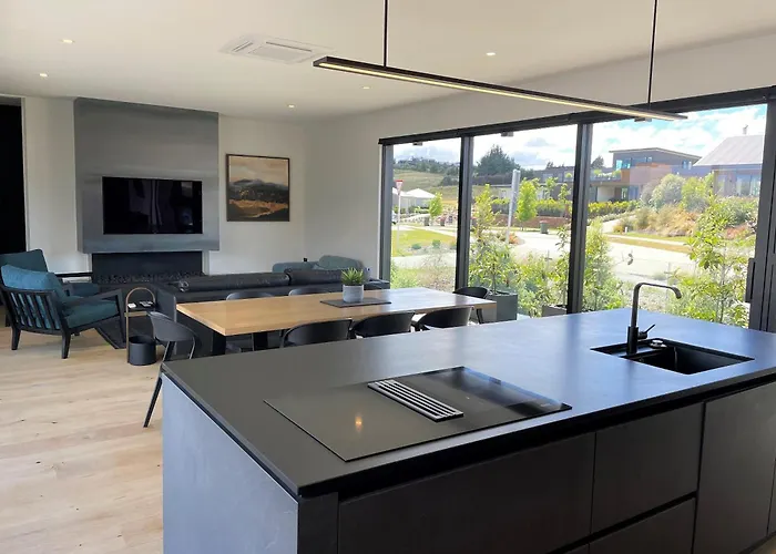 Luxurious And Alpine Views * Wanaka