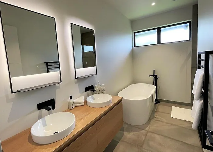 Luxurious And Alpine Views * Wanaka