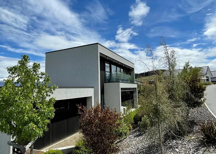 Luxurious And Alpine Views Ferienhaus *
